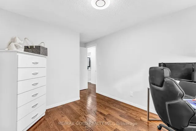 Additional image 4 of 90 Mooregate Cres Unit 34