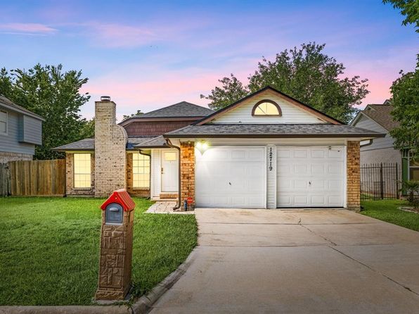 12719 Ashford Brook Dr, Houston, TX 77082