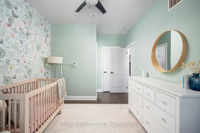 Additional image 31 of 86 Roosevelt Rd