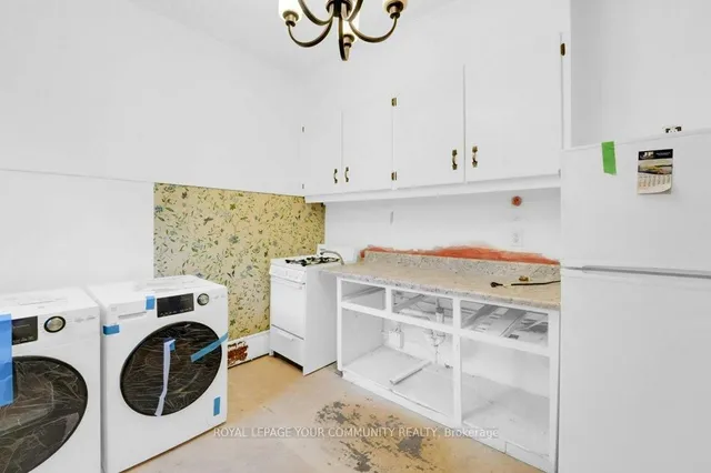 Additional image 30 of 23 Fernwood Park Ave