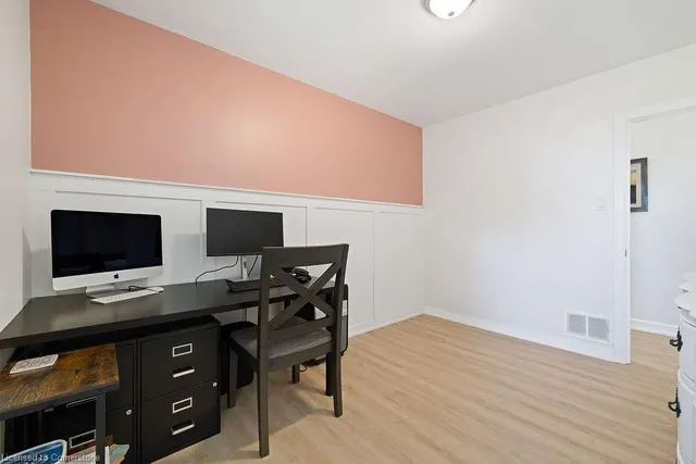 Additional image 29 of 32 Cumming Crt