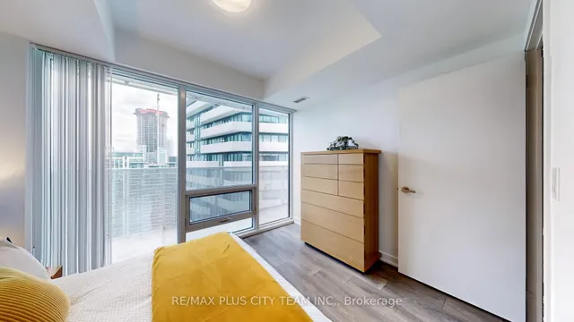 Additional image 12 of 100 Harbour St Unit 5406