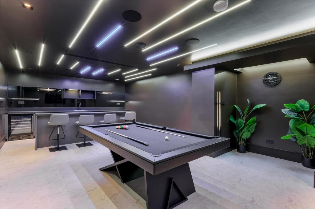 Additional image 9 of Brookmans Avenue, Brookmans Park, Hatfield, Hertfordshire, AL9