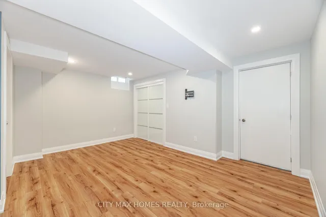 Additional image 46 of 8 Amberglow Crt