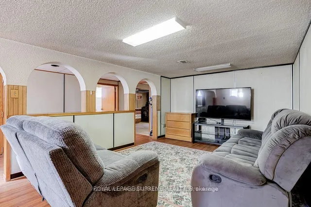 Additional image 17 of 74 Roberta Dr