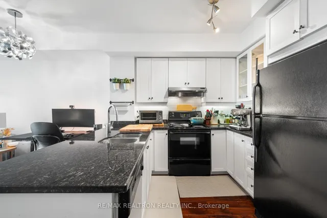 Additional image 8 of 168 King St Unit 1111