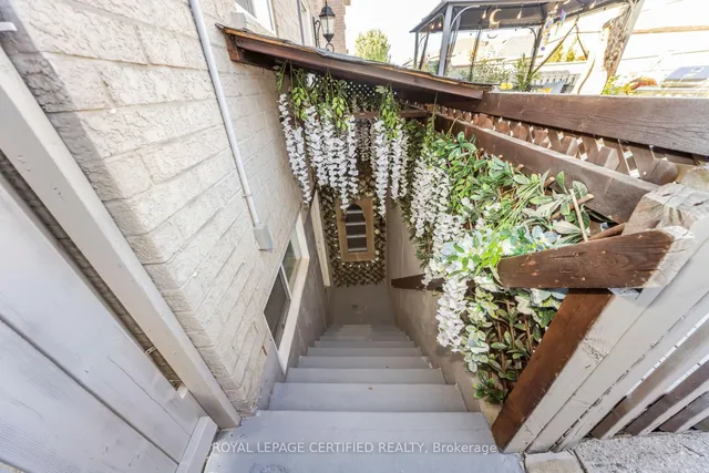 Additional image 36 of 53 Vintage Gate