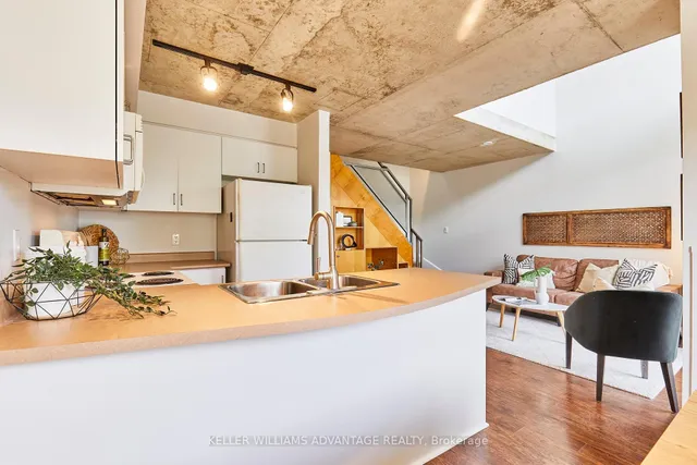 Additional image 8 of 800 King St Unit 201