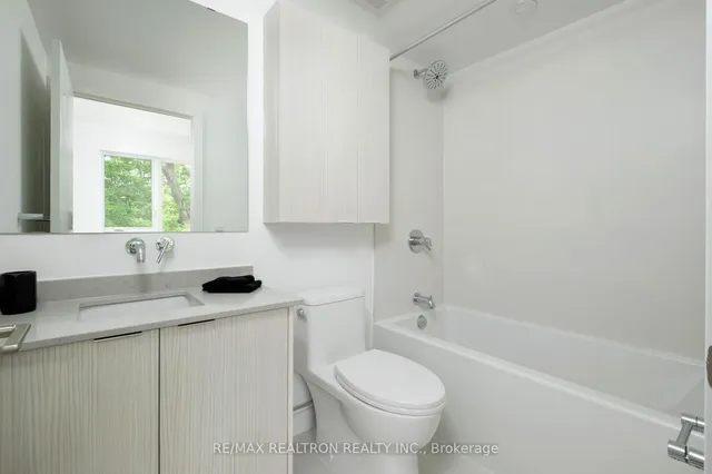 房产图片 32 - 172 Clonmore Dr