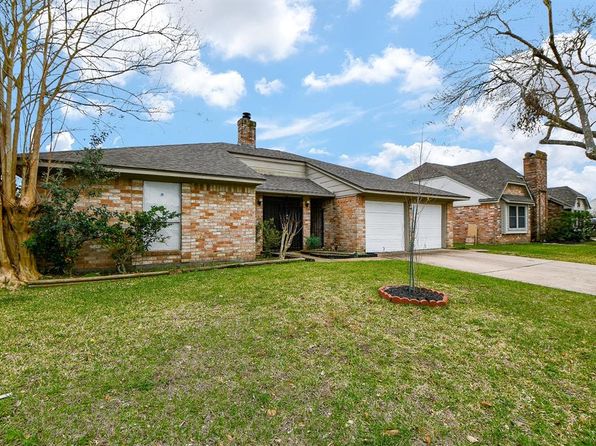 15727 Beechnut St, Houston, TX 77083