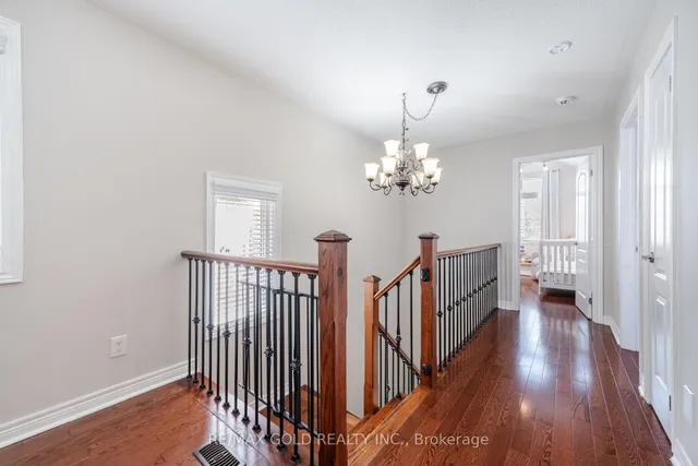 Additional image 15 of 28 Versailles Cres
