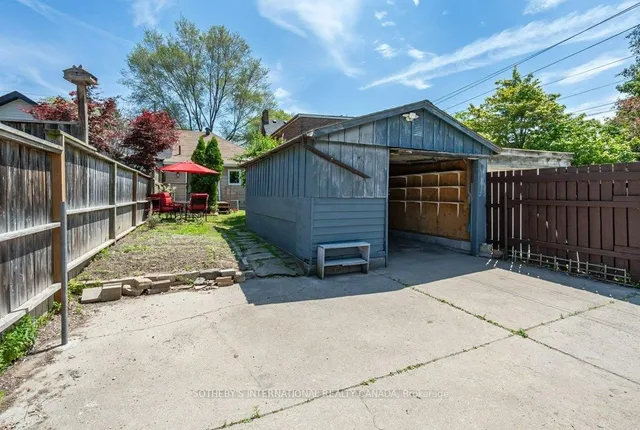 Additional image 29 of 692 Woodbine Ave