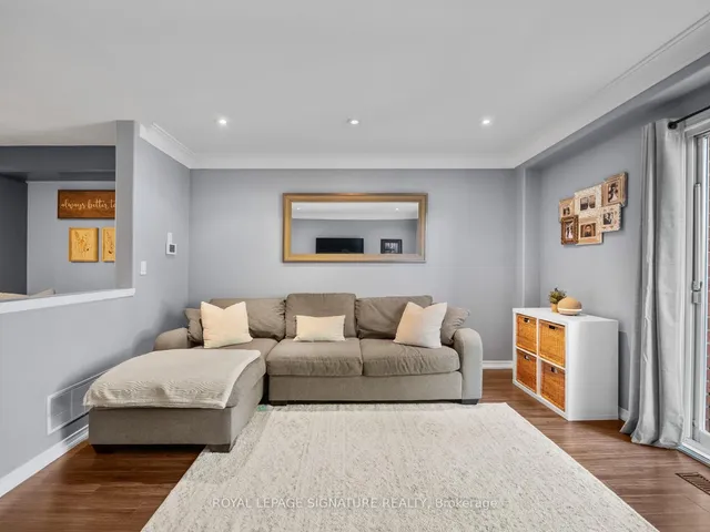 房产图片 8 - 13 Bronte Crt