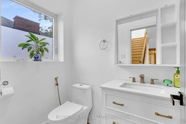 Additional image 18 of 47 Manderley Dr