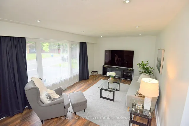 房产图片 4 - 405 Erindale Dr