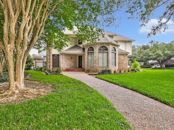 12102 Moorcreek Dr, Houston, TX 77070