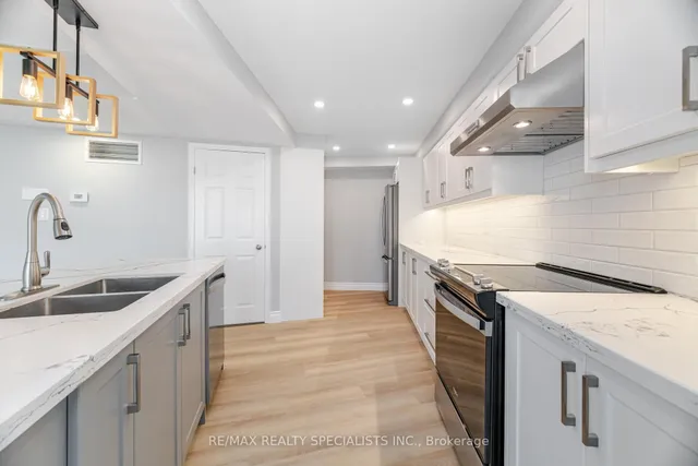房产图片 11 - 1240 Marlborough Crt 单元606
