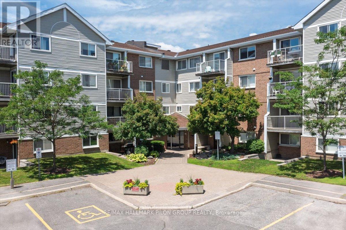 411 - 270 BRITTANY DRIVE|Ottawa, Ontario K1K4M3