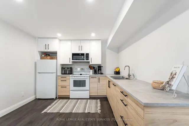 Additional image 21 of 11 Ashwood Crt