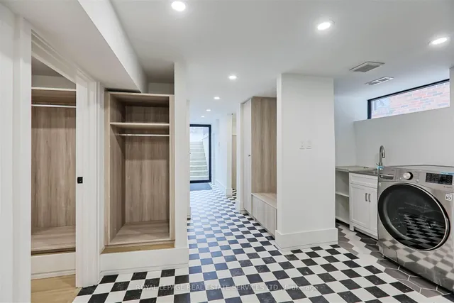 Additional image 38 of 324 Riverside Dr