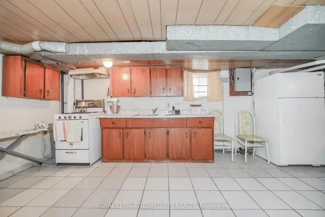 Additional image 36 of 12 Earlscourt Ave