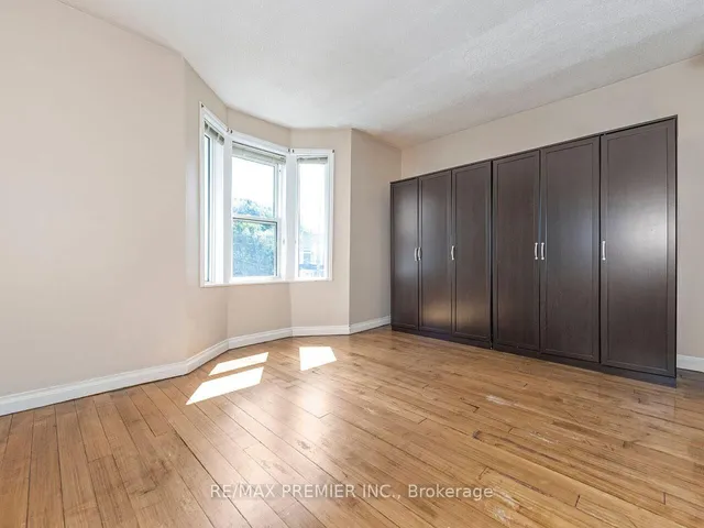 Additional image 17 of 884 Runnymede Rd