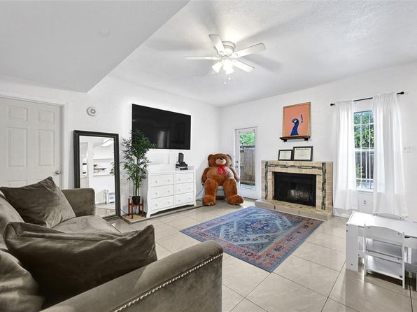 2011 Spenwick Dr, Houston, TX 