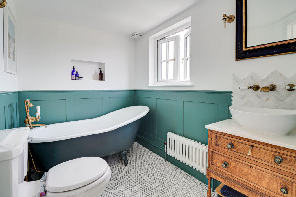 Additional image 18 of Barnfield Road, Harpenden, Hertfordshire, AL5