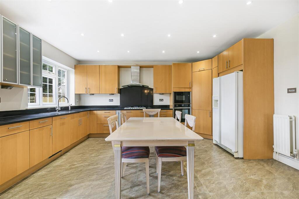 Additional image 19 of Mymms Drive, Brookmans Park, Hatfield