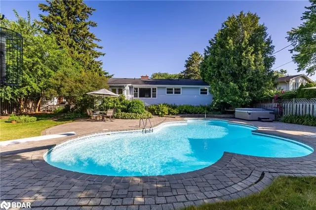 Additional image 38 of 247 Elmhurst Cres