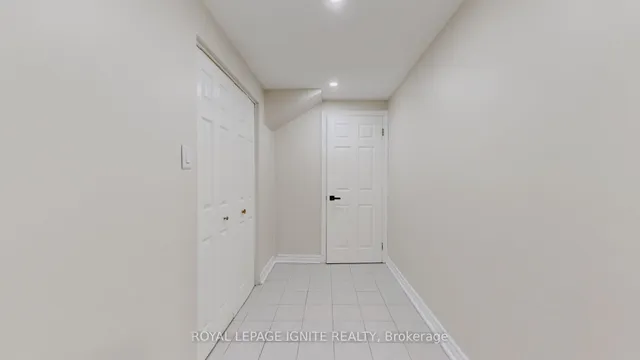 Additional image 31 of 18 Littleborough Crt