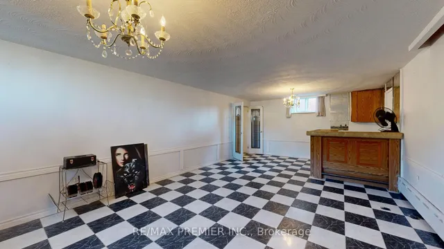 Additional image 27 of 574 Queens Dr