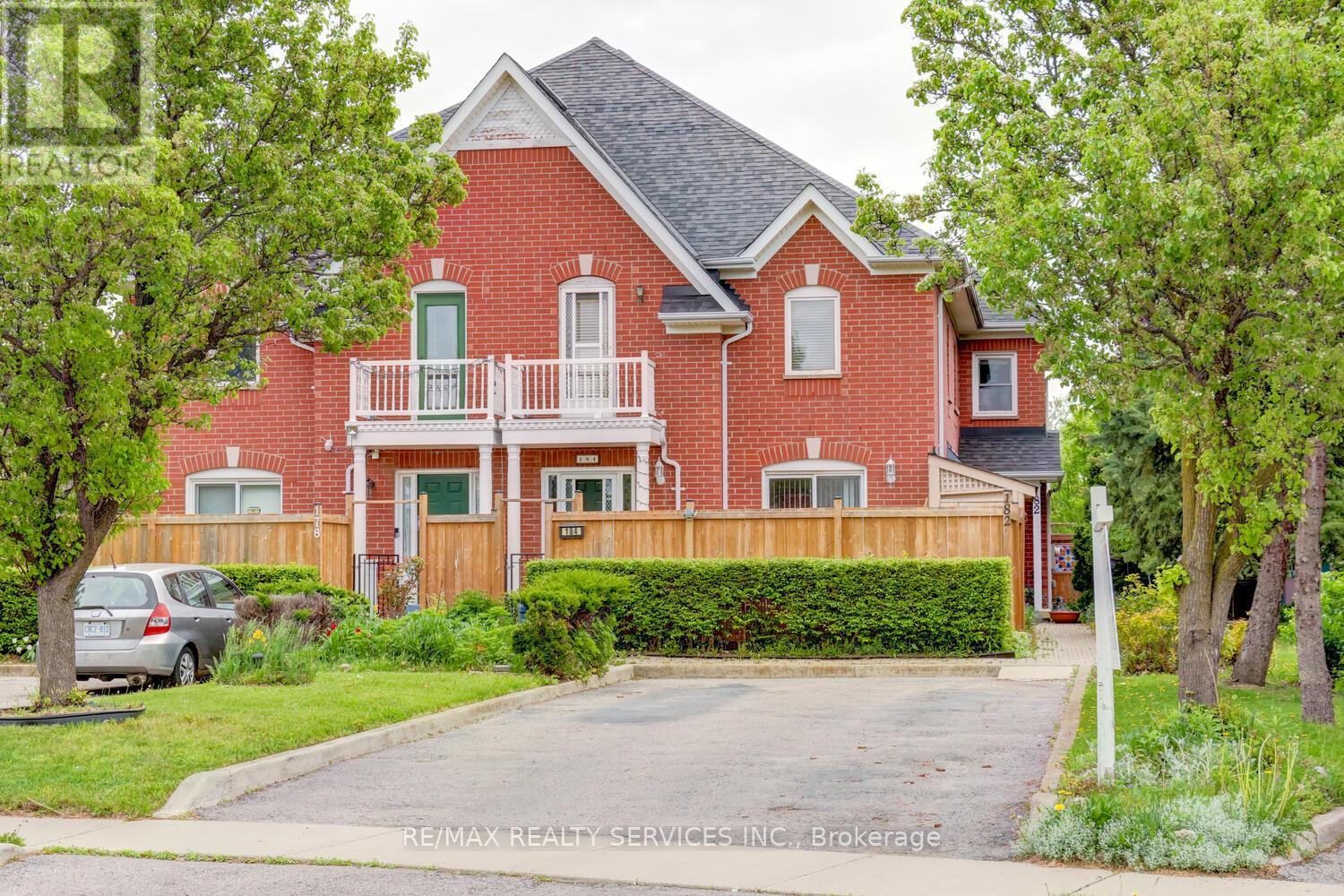 182 PRESSED BRICK DRIVE|Brampton (Brampton North), Ontario L6V4K6