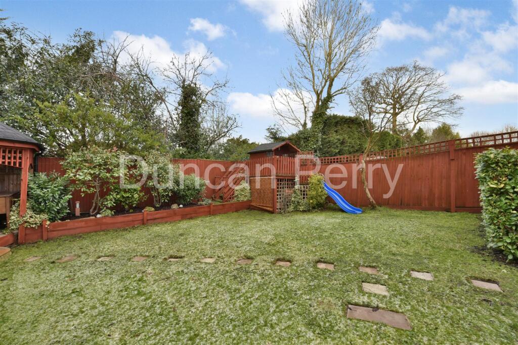 Additional image 17 of Moffats Lane, Brookmans Park, Herts