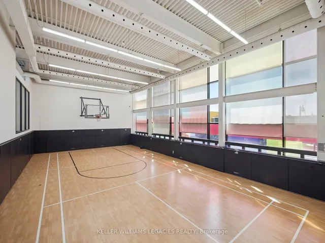 房产图片 15 - 29 Singer Crt 单元 2703