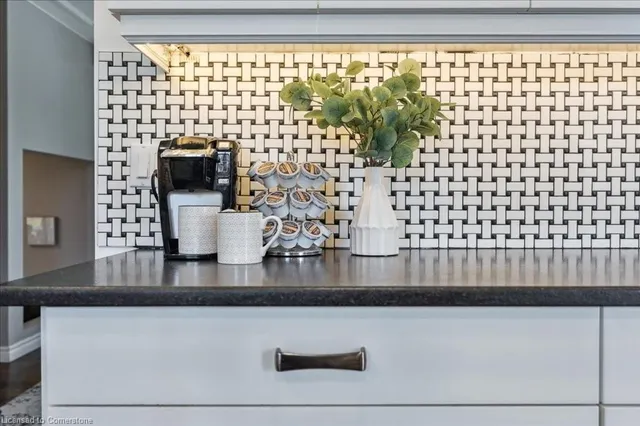 Additional image 18 of 34 Strathcona Cres