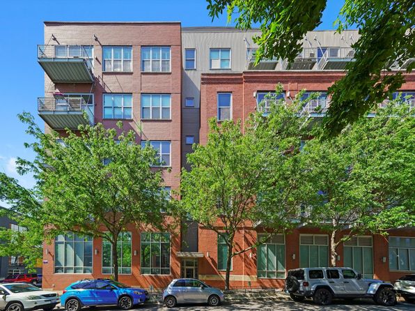 824 W Superior St UNIT 303, Chicago, IL 60642