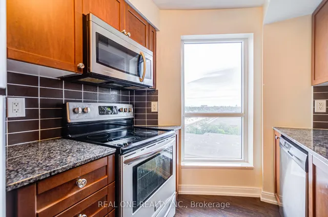 房产图片 27 - 151 Village Green Sq 单元 1008