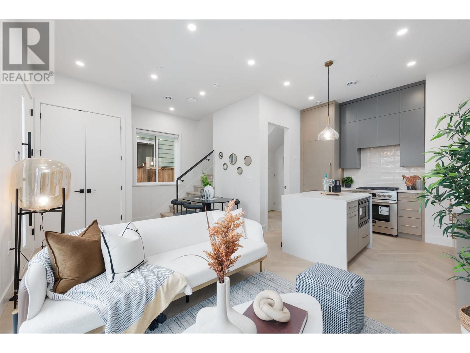 3351 KASLO STREET|Vancouver, British Columbia V5M3H3