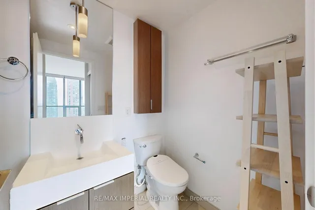 Additional image 31 of 110 Charles St Unit 2308