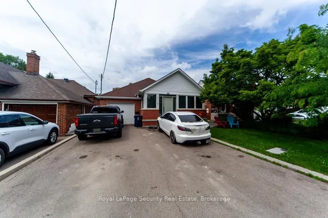 44 Woodgate Dr