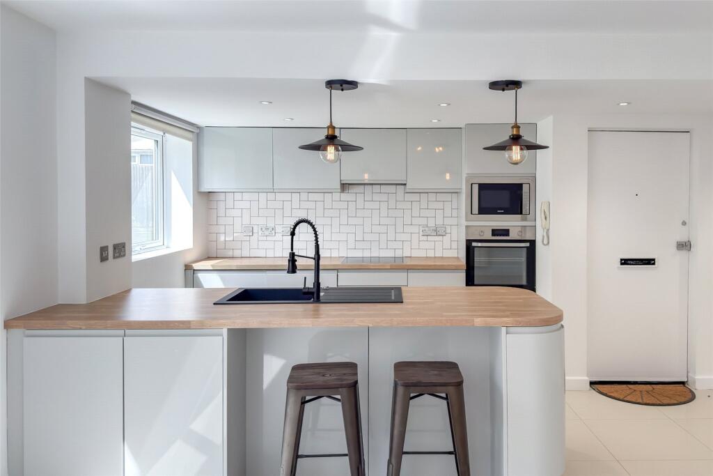 Additional image 3 of Cedar Court, St. Albans, Hertfordshire, AL4