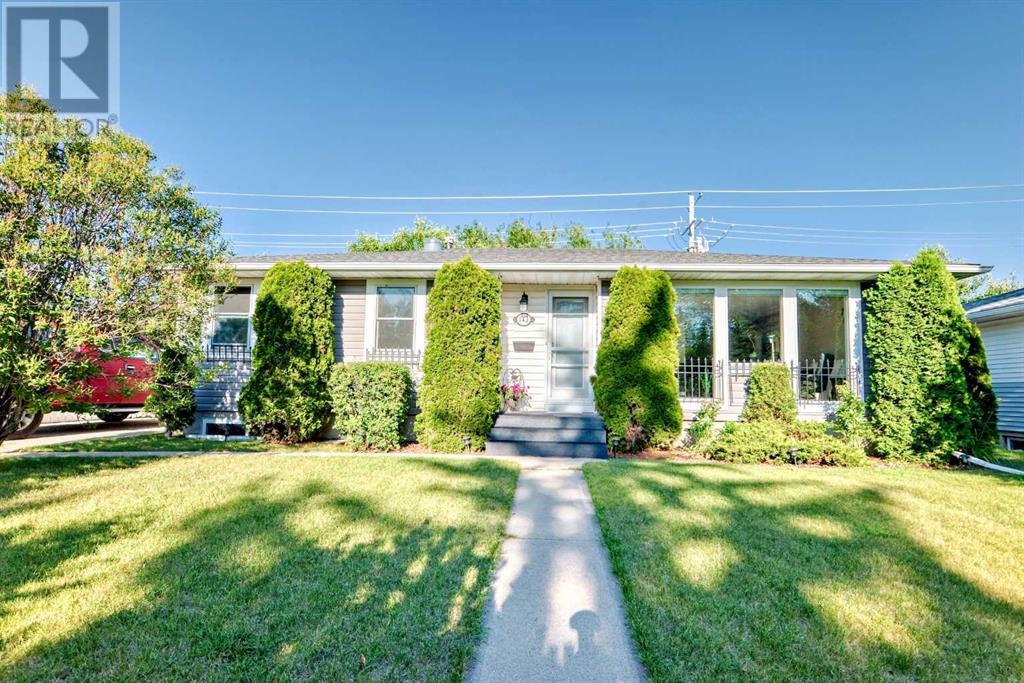 143 Waskatenau Crescent SW|Calgary, Alberta T3C2X7