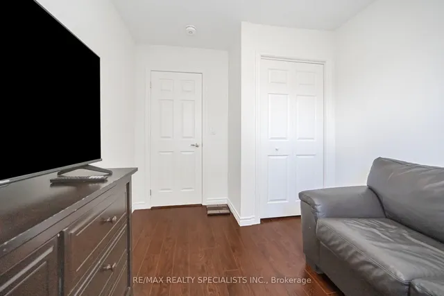 Additional image 18 of 38 Ellis Dr