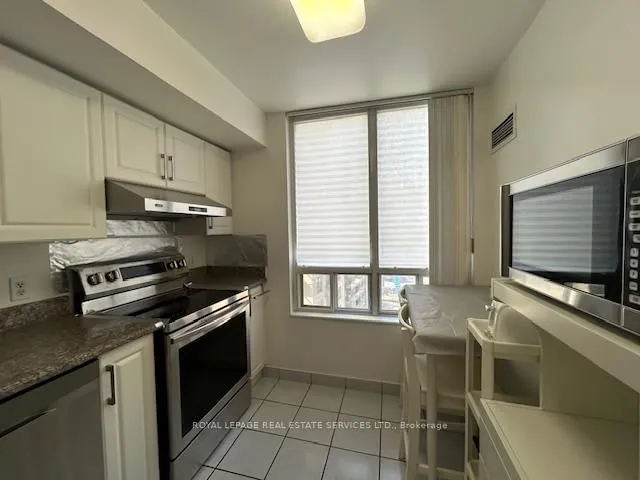 Additional image 11 of 256 Doris Ave Unit 1202