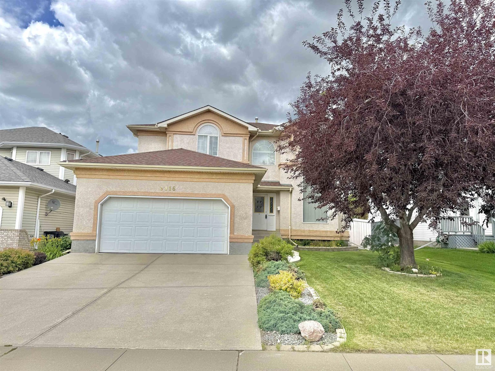 8416 160A AV NW|Edmonton, Alberta T5Z3K2