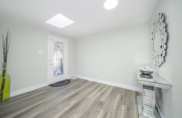 Additional image 6 of 3777 Woodruff Cres