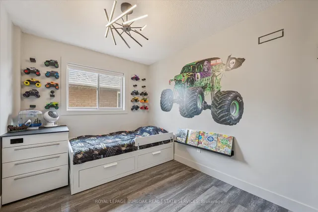 Additional image 35 of 38 Surrey Dr