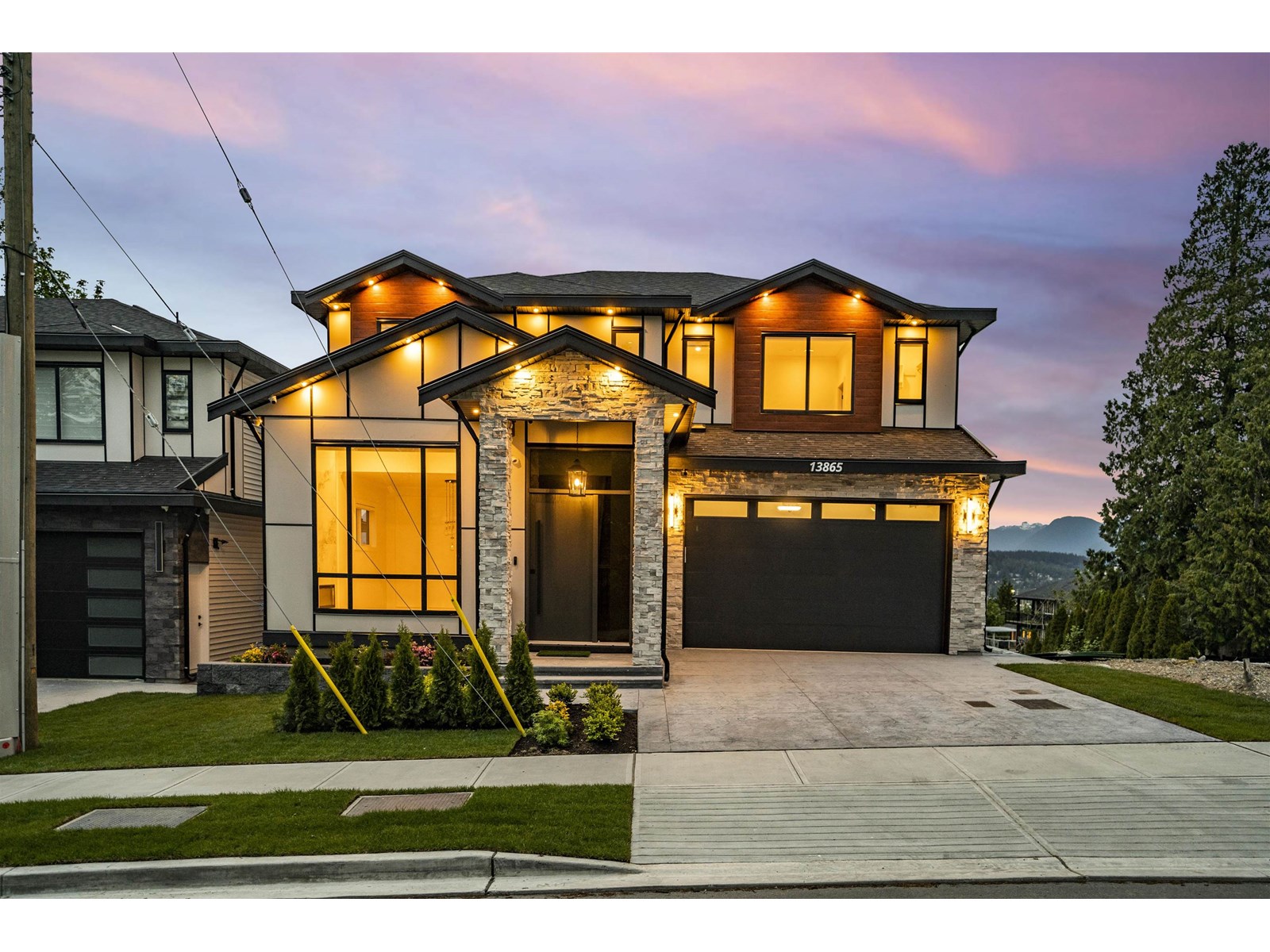 13865 114 AVENUE|Surrey, British Columbia V3R2L8