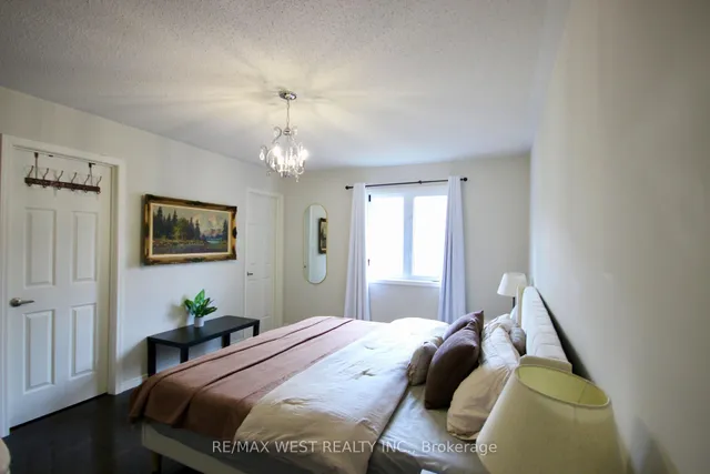 Additional image 26 of 57 Utopia Way